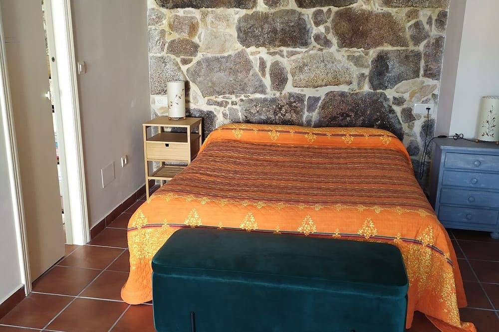 Rustic house with land 250 meters from the beach in Carnota, Rías Baixas