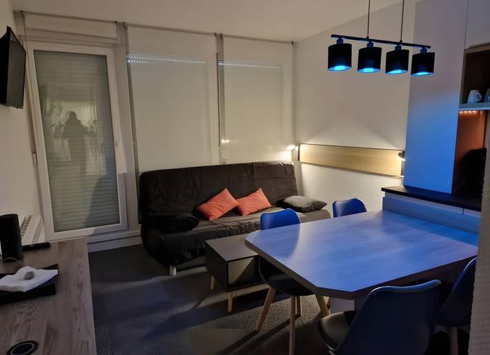 Gîte pour 4 personnes, avec balcon, adapté aux familles à Arette