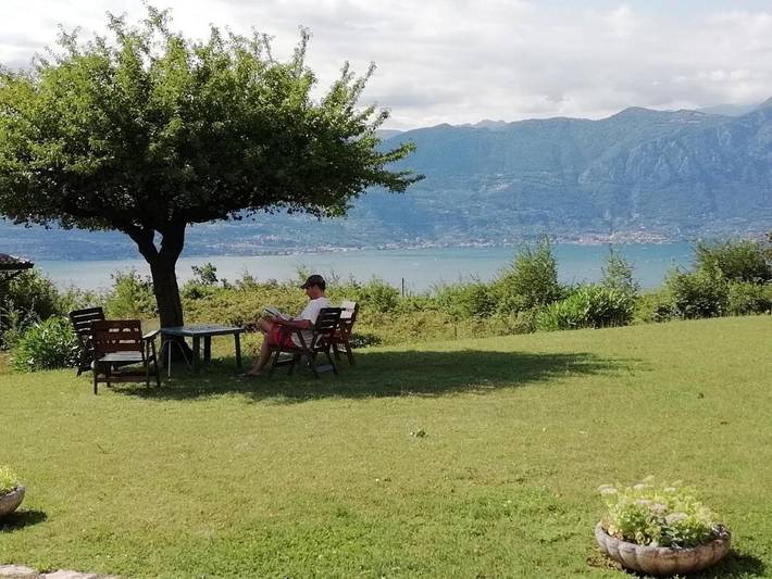 Ferienwohnung für 3 Personen, mit Seeblick und Ausblick sowie Garten, mit Haustier