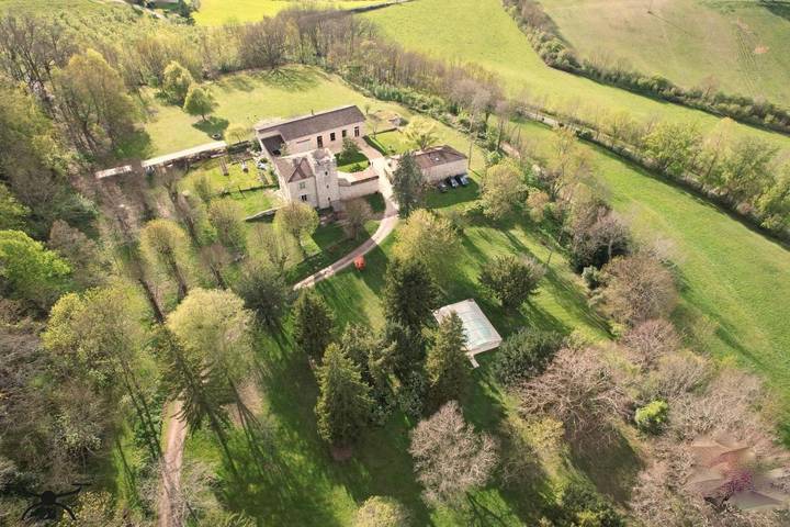Location de vacances pour 2 personnes, avec vue ainsi que piscine et jardin à Penne-d'Agenais - 4