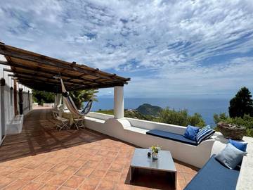 Villa für 5 Personen, mit Garten und Ausblick auf den Liparische Inseln
