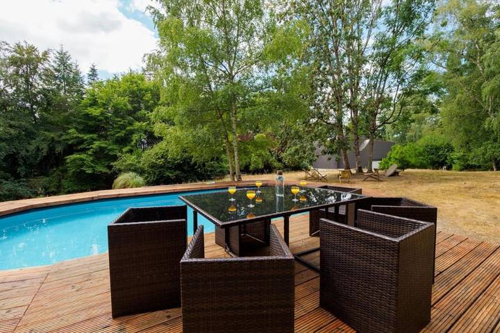 Location de vacances pour 8 personnes, avec Jardin et Piscine dans Fresne-Cauverville