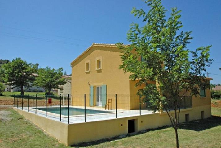 Villa pour 6 personnes, avec piscine ainsi que jardin et terrasse, animaux acceptés en Ardèche - 4