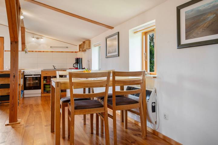 Ganze Wohnung, Ferienwohnung "Galerie" - Gemütliches Apartement in Wasser- und Waldnähe in Spandowerhagen, Kröslin