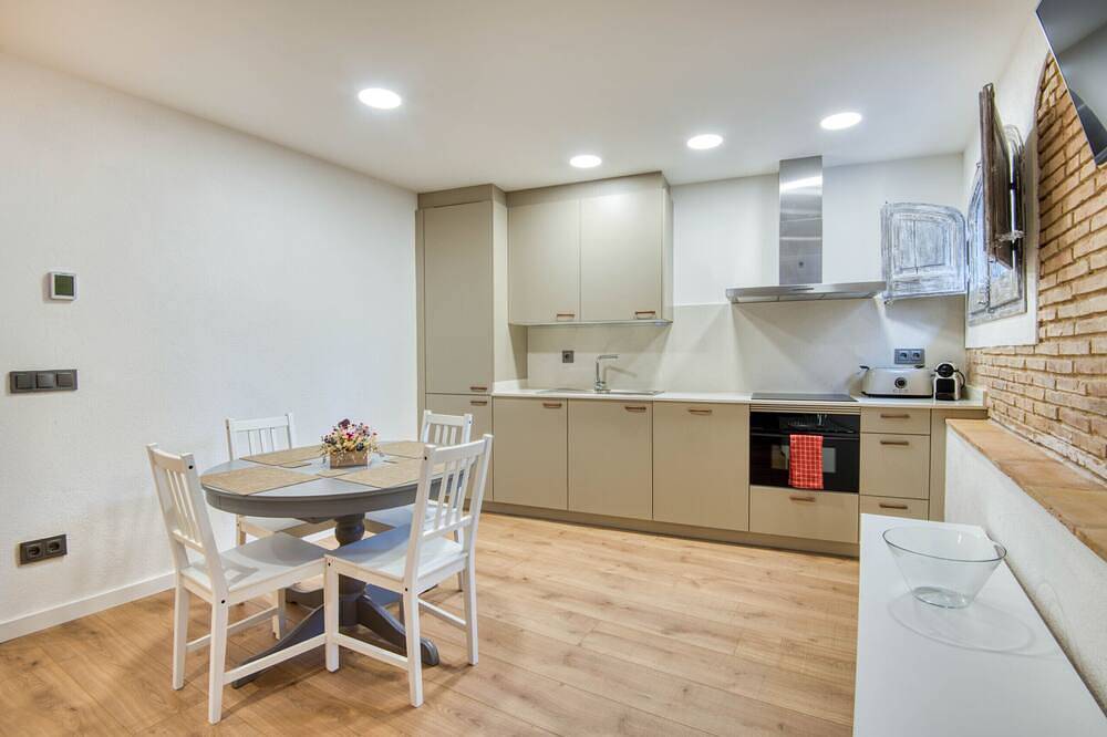 Apartamento entero, Pati Blau 2: Apartamento con encanto en el corazón de Caldes de Malavella in Caldas de Malavella, Provincia de Gerona