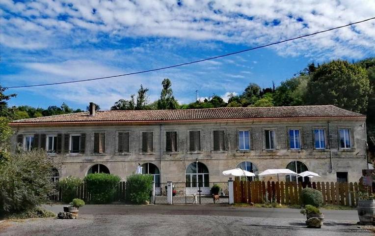 Location de vacances pour 2 personnes, avec jardin ainsi que piscine et vue, animaux acceptés à Gauriac - 3