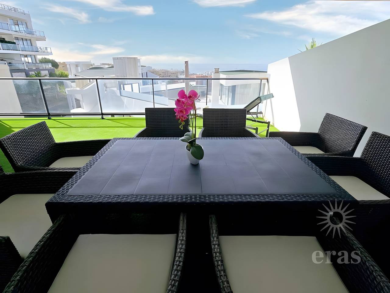 Entire apartment, Apartment 'Gran Terraza con Vistas al Mar A111' with Wi-Fi and Air Conditioning in Riviera del Sol, Mijas