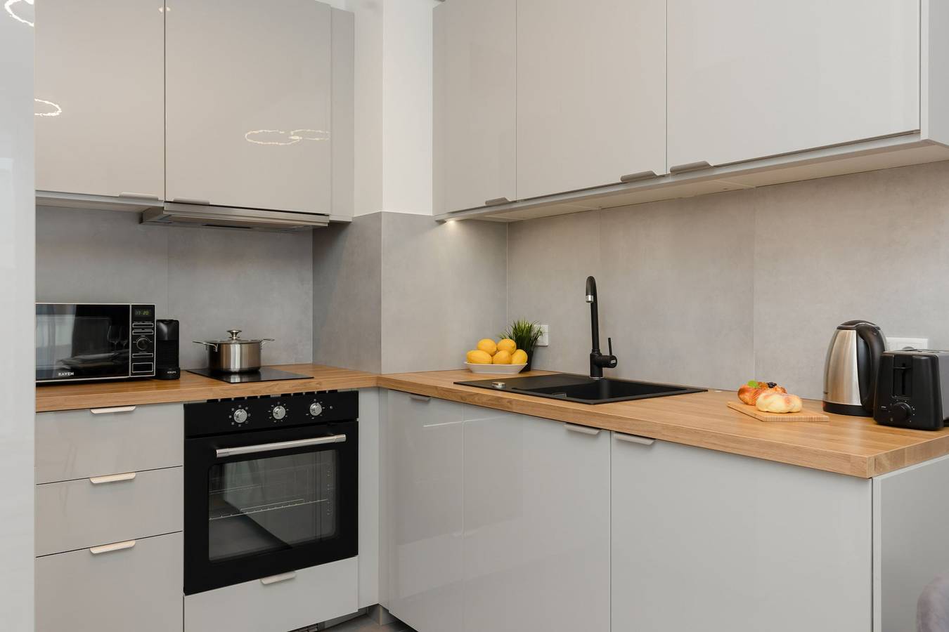 Entire apartment, Kolejowa 43 Elegant flat Parking in Warsaw, Masovia