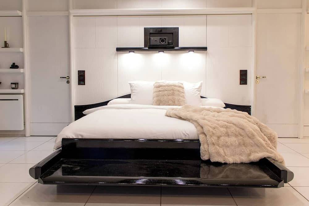 Apartamento entero, Black & White Suite | Sauna & Jacuzzi in Gif-sur-Yvette, Parque natural regional del Alto Valle de Chevreuse
