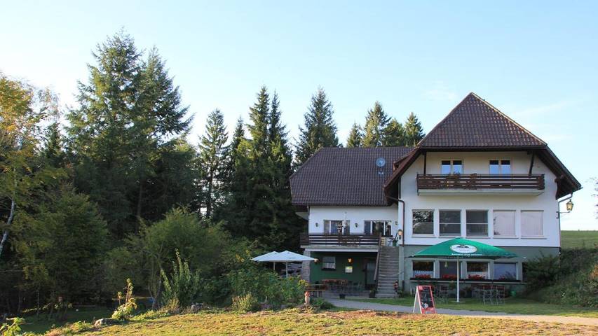 Ferienhaus für 2 Personen, mit Balkon und Whirlpool sowie Terrasse und Garten in Herrischried - 4