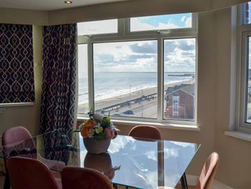 Log Cabin for 4 People in Bridlington, East Riding of Yorkshire, Photo 1