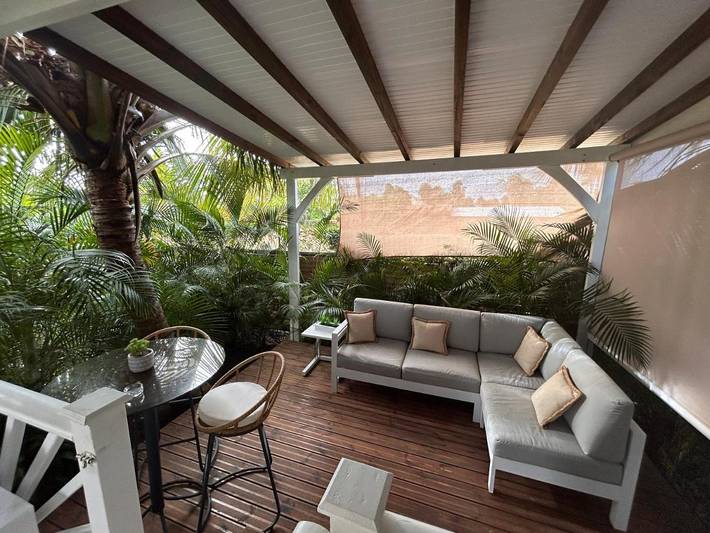 Location de vacances pour 4 personnes, avec piscine ainsi que vue et balcon, adapté aux familles dans Pointe Faula - 3