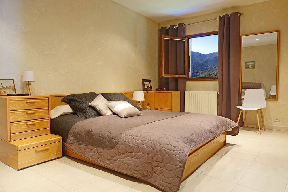 Appartement entier, Appartement Casa Nepita Tallano Rez De Jardin  Clim Meublé de tourisme 3 étoiles in Sainte-Lucie-de-Tallano, Parc naturel régional de Corse