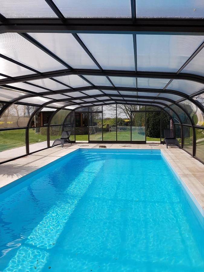 Location de vacances pour 4 personnes, avec piscine ainsi que jardin et vue à Plouzélambre - 3