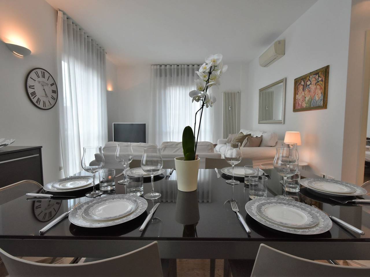 Entire apartment, Corso Genova Apartment in Milan, Milan Province