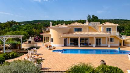 Cottage pour 10 personnes, avec balcon/terrasse ainsi que balcon et piscine dans Alte