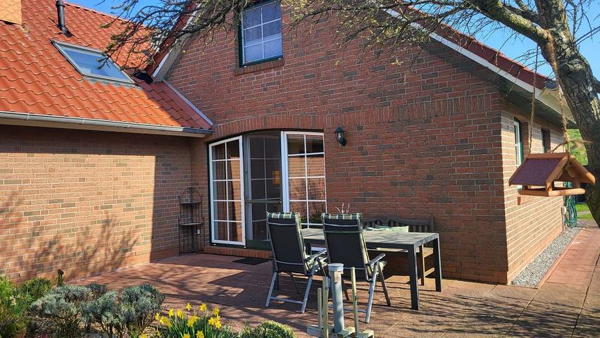 Ferienhaus für 6 Personen, mit Terrasse und Garten sowie Sauna in Greetsiel Hafen, Krummhörn