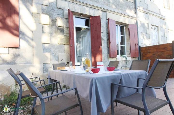 Location de vacances pour 4 personnes, avec jardin à Cussac-Fort-Médoc