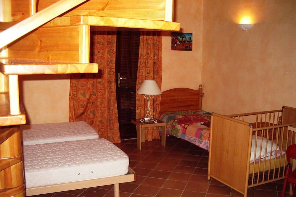 Villa Calme,4 Chamb Clim,Tv,Wifi,Jardin,Piscine Priv. Chauf,Plage Et Port A 3 Mn in Porto-Vecchio, Arrondissement de Sartène