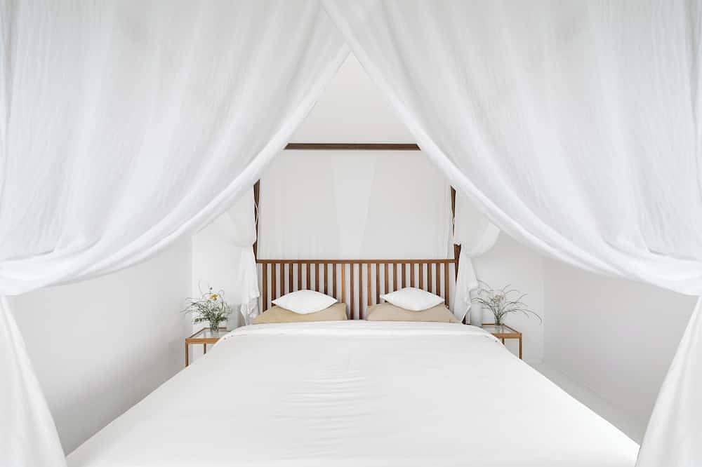 Villa Majestic Eye with infinity pool in nature paradise near Motovun\n in Motovun, Općina Motovun