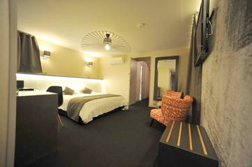 Hôtel pour 4 personnes, avec jacuzzi et terrasse à Montceau-les-Mines