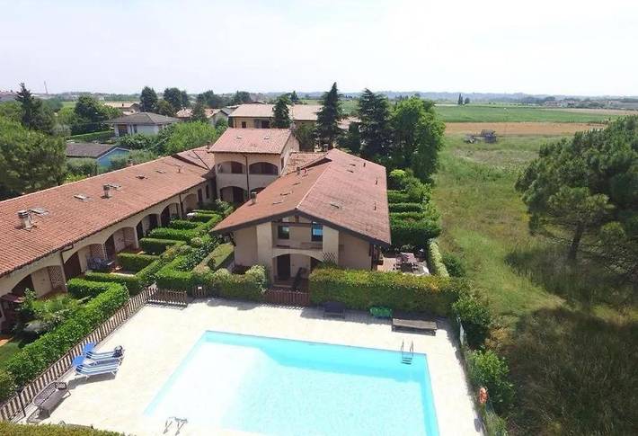 Vakantieappartement voor 4 personen, with tuin and terras as well as zwembad, met huisdier in Peschiera del Garda