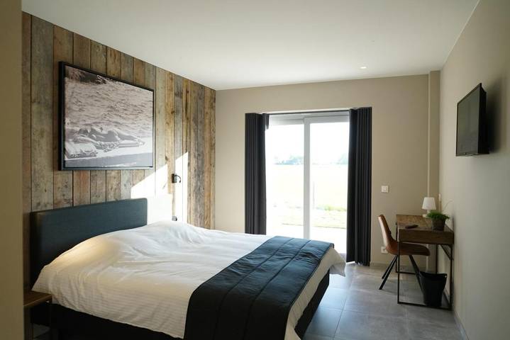 Chambre d’hôte pour 2 personnes, avec piscine et sauna ainsi que jacuzzi et jardin à Middelkerke