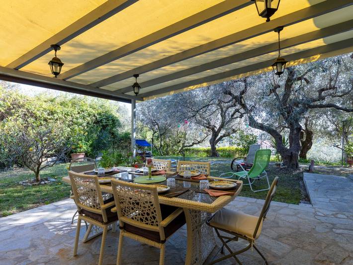 Agriturismo voor 5 personen, with uitzicht and tuin as well as terras in Imperia