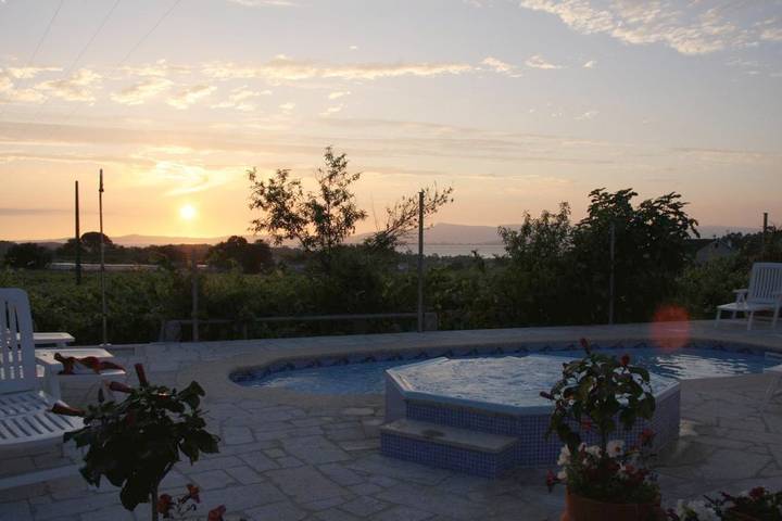 Casa rural para 3 personas, con jardín y piscina además de terraza y vistas en Provincia de Pontevedra - 2