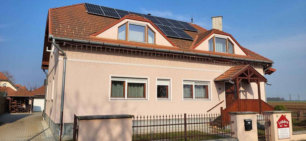 Ganze Ferienwohnung, Ferienwohnung mit Gartenpavillon und Grill  in Bük, Komitat Eisenburg
