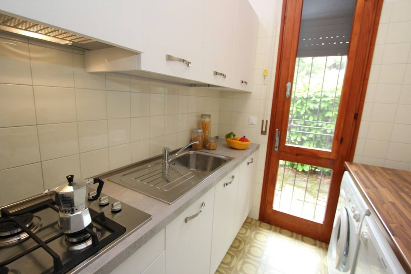 Appartement entier, Maison lumineuse avec jardin proche de la plage - Beahost in Bibione, Province de Venise