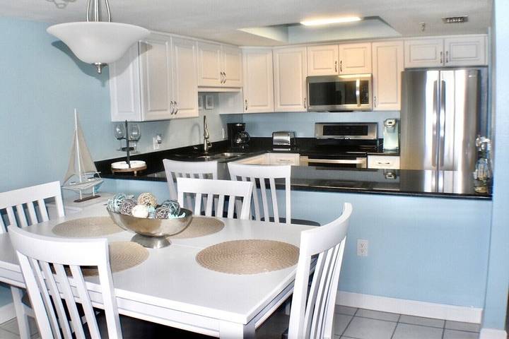 Vacation rental for 4 people, with hot tub and balcony in Madeira Beach