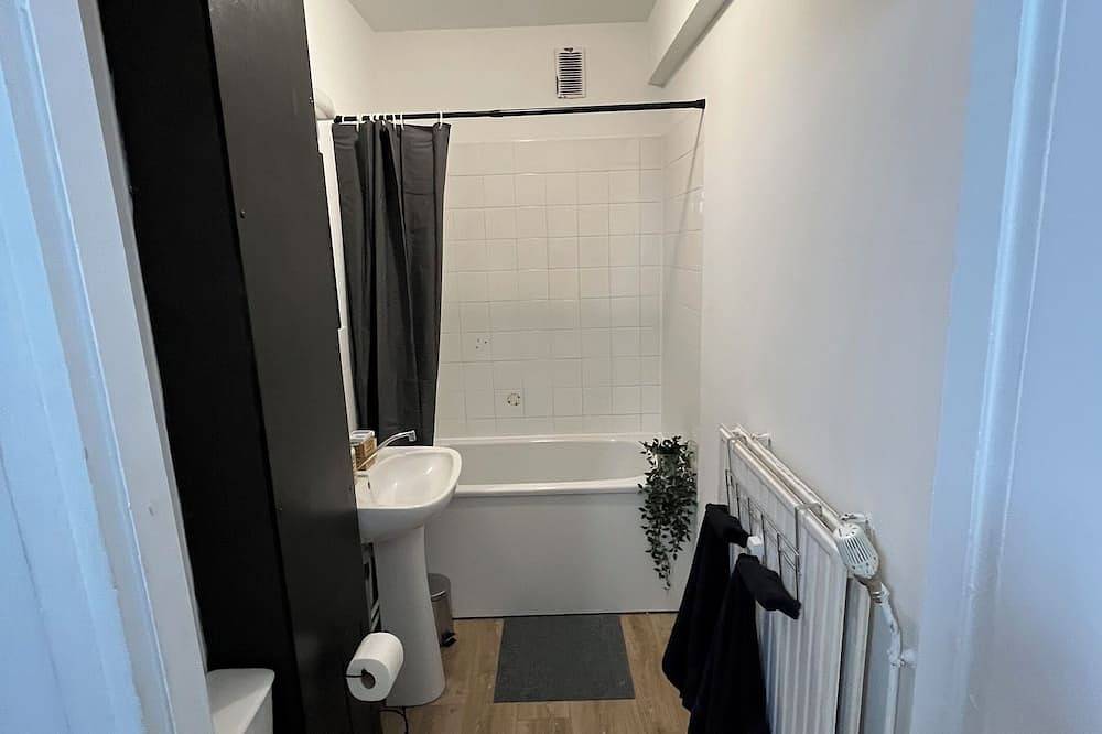Entire apartment, Appartement Proche de la Citadelle in Saint-André-lez-Lille, Lille region