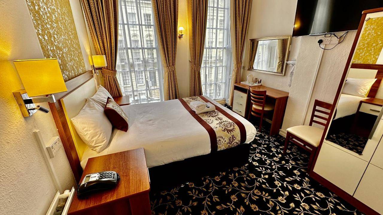 Family Room (3 Adults) in Brighton, Sussex