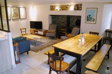 Gîte pour 10 personnes, avec terrasse et jardin, animaux acceptés à Saint-Aventin