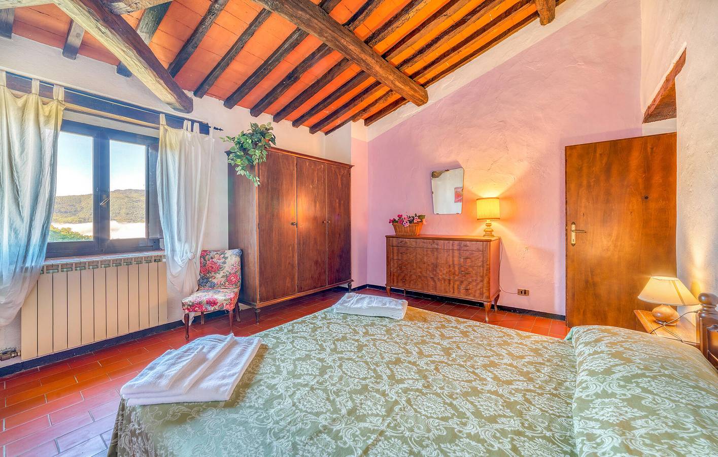 Ruhiger Rückzugsort am Fluss mit Pool, Parkplatz und WiFi in Dicomano, Florenz Provinz