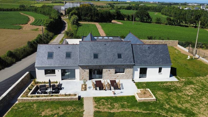 Location de vacances pour 16 personnes, avec piscine et jardin à Ploudalmézeau