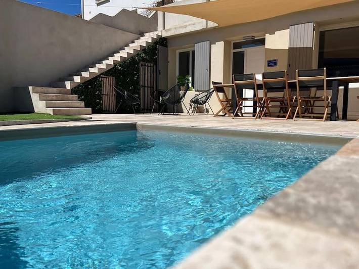 Villa pour 15 personnes, avec Balcon et Terrasse ainsi que Jardin et Piscine à Gruissan