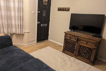 Cottage for 4 Guests in Havering, London, Picture 3