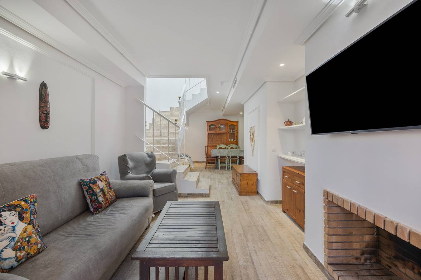 Casa Vacacional 'A Waterfront Townhouse' con Balcón, Wi-Fi y Aire Acondicionado in San Fernando, Costa de la Luz