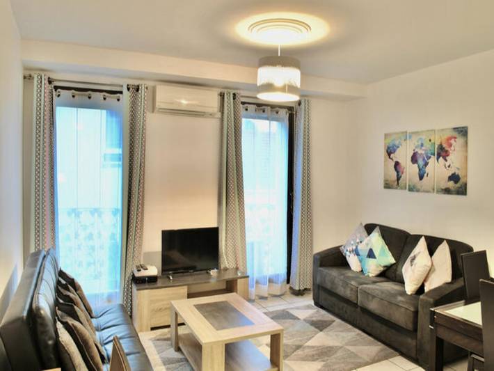 Gîte pour 4 personnes, avec balcon dans Gare De Cannes