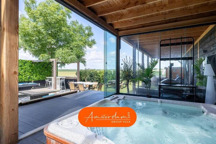 Villa voor 26 personen, with Balkon and Whirlpool as well as Terras and Tuin in Bloemendaal