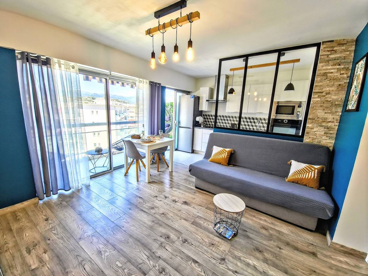 Studio entier, Beachfront – Panoramic View – Balkony – Ac in Cagnes-sur-Mer, Région de Cannes