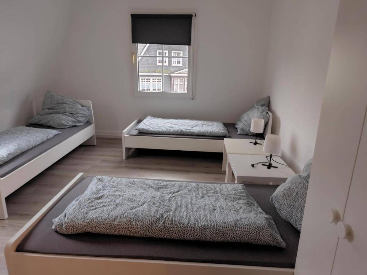 Ganze Wohnung, Work and Stay 6 Zimmer 150qm 12 Betten 3 Badezimmer in Meinerzhagen, Märkischer Kreis