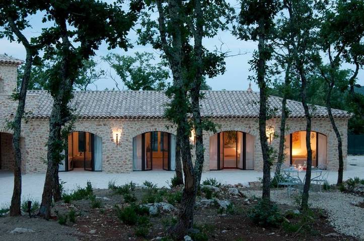 Gîte pour 2 personnes, avec jardin ainsi que piscine et vue, animaux acceptés à Labastide-de-Virac - 4