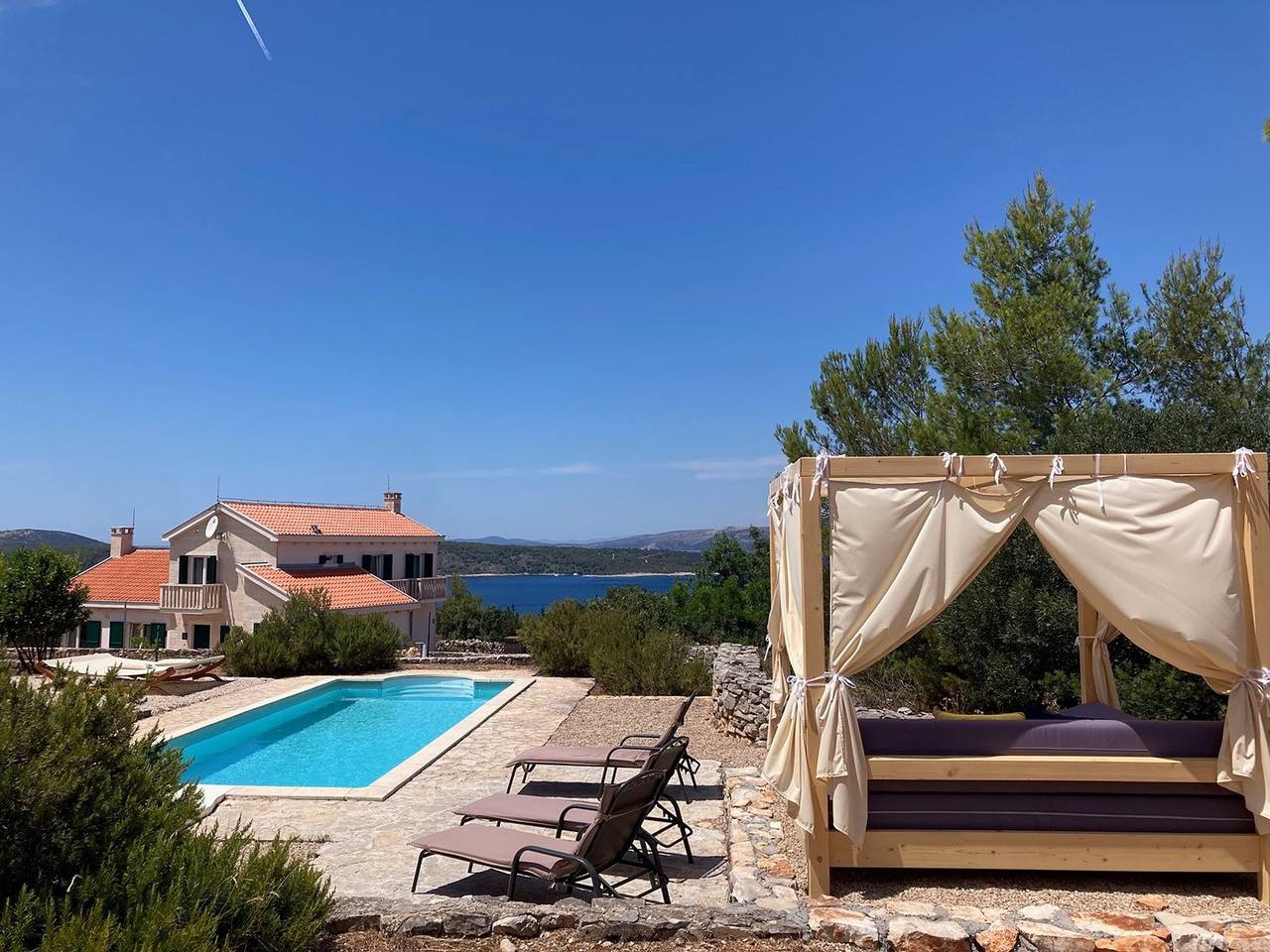 Beautiful 3-bedroom villa Susanna with private pool and sea view in Stari Grad, Hvar