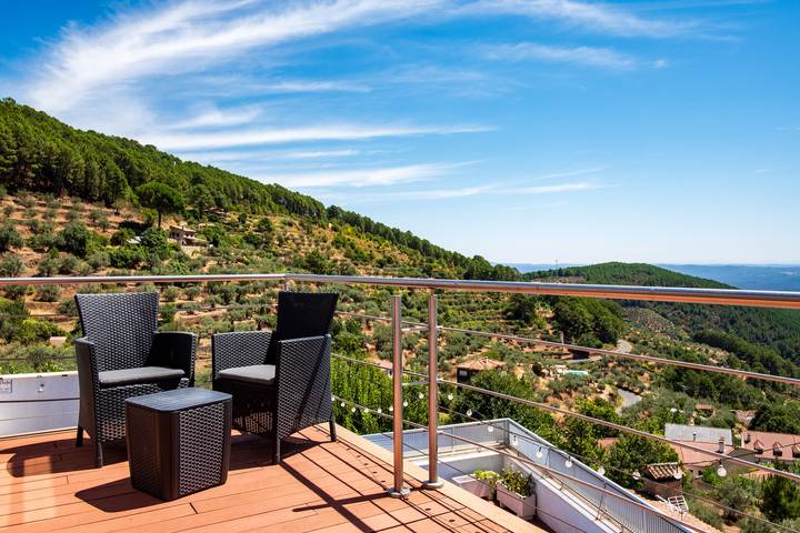 Casa rural para 16 personas, con jacuzzi además de balcón y piscina para niños, Familias con niños en Sierra de Gredos - 4