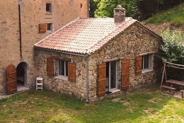 Gîte pour 4 personnes, avec piscine et jardin à Saint-Paul-la-Coste