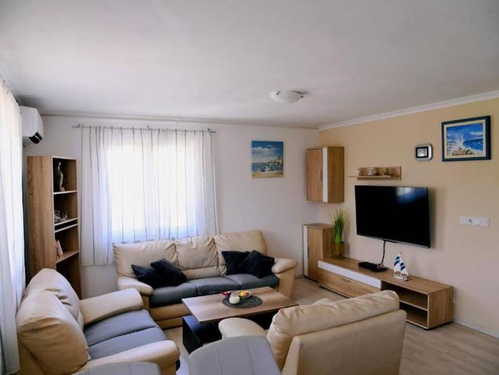 Ferienhaus für 8 Personen, mit Garten und Terrasse