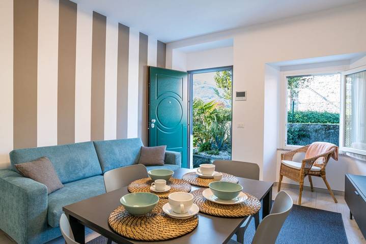 Apartamento entero, Apartamento de vacaciones para 5 personas con balcón/terraza in Lierna, Alpes de Bérgamo Occidental